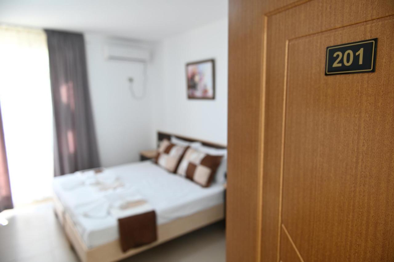 Vila Oxinn Kryemëdhej Dış mekan fotoğraf