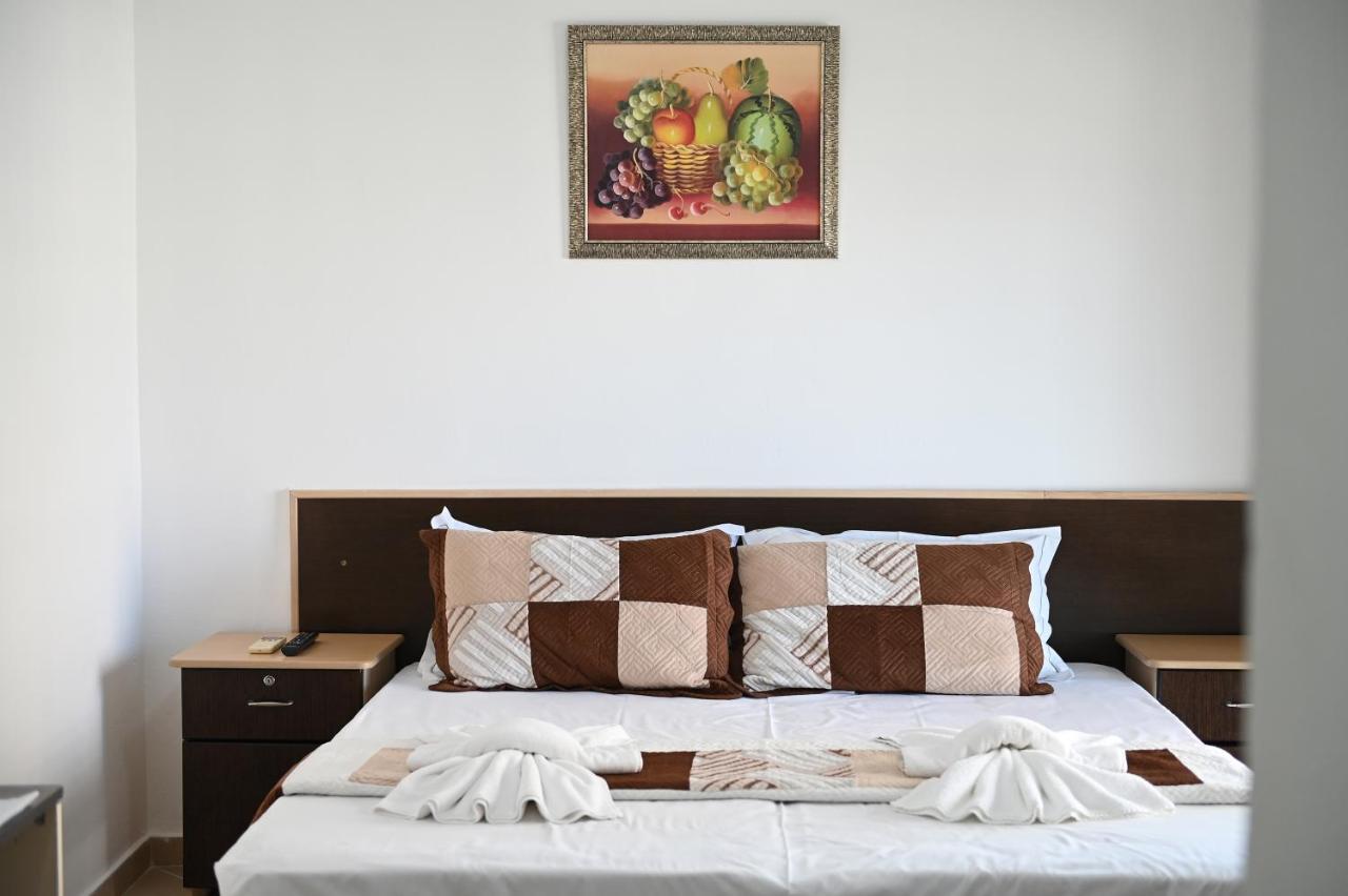 Vila Oxinn Kryemëdhej Dış mekan fotoğraf