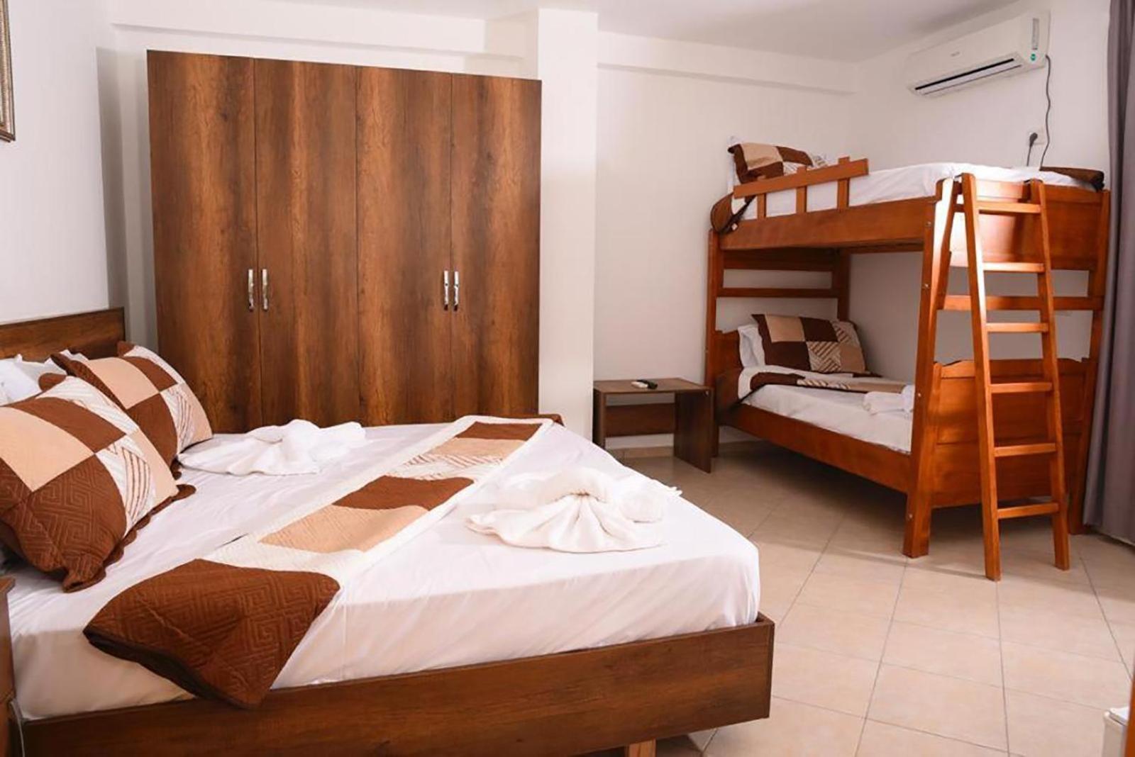 Vila Oxinn Kryemëdhej Dış mekan fotoğraf